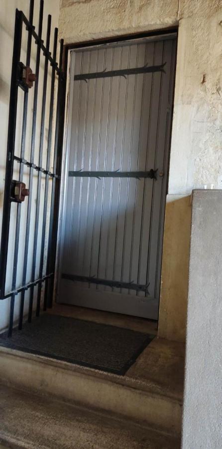 Appartement Arenes Romanite Nîmes Buitenkant foto